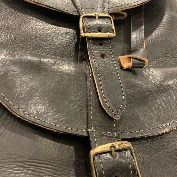 Leather backpack - Picture 4 of 4